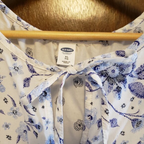 Old Navy Relaxed Bib-Front Boho Tank - Picture 2 of 6